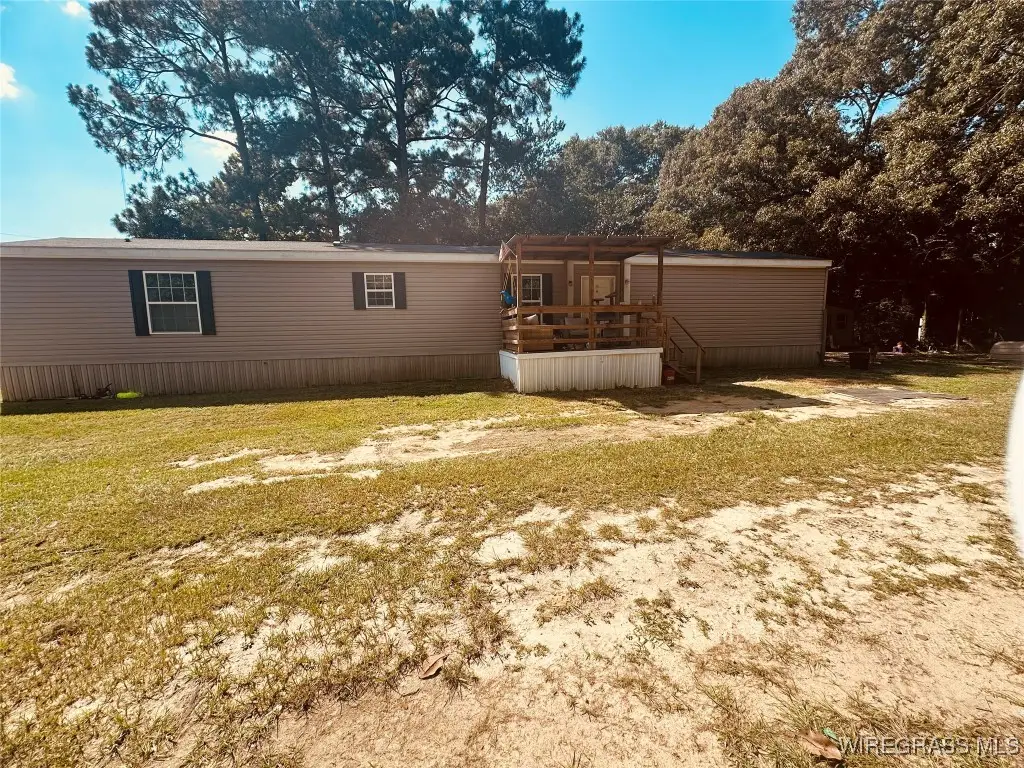 305 E Riverside Avenue, Geneva, AL 36340 - Image #1