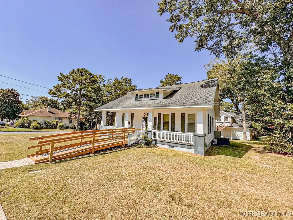 301 Third Avenue, Andalusia, AL 36420 - Image #1