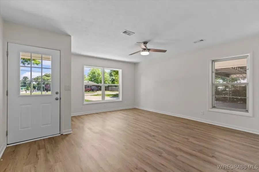 302 Robin Lane, Enterprise, AL 36330 - Image #3