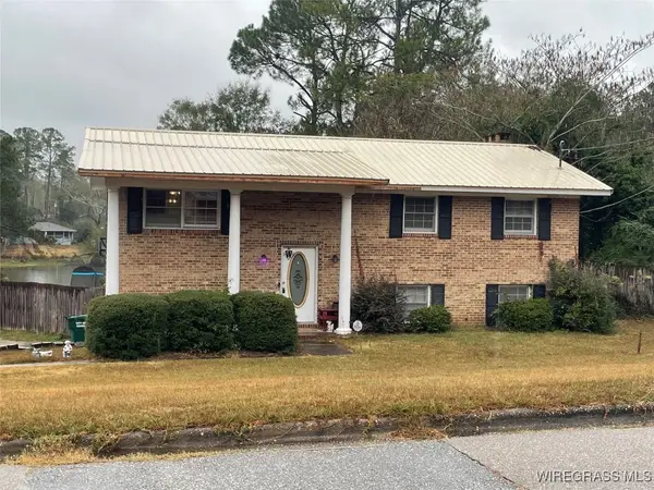 1258 Meadowlake Drive, Ozark, AL 36360