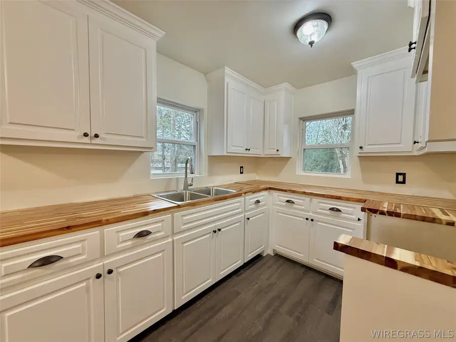 108 E High Avenue, Geneva, AL 36340 - #2