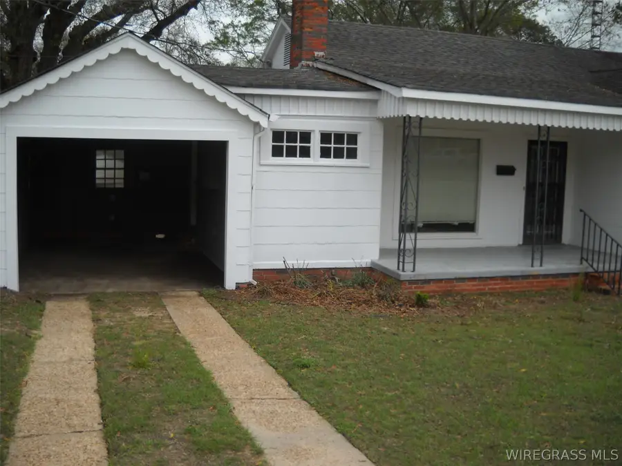 275 White Avenue, Ozark, AL 36360 - #2