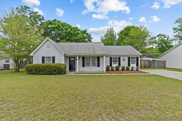 105 Periwinkle Court, Taylor, AL 36301