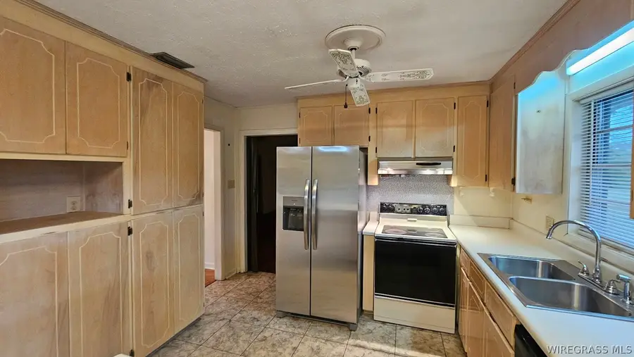 153 Berkshire Drive, Ozark, AL 36360 - #3