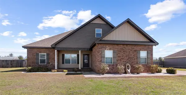 125 Tanglewood Drive, Headland, AL 36345