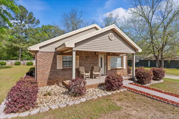 211 N John Street, New Brockton, AL 36351