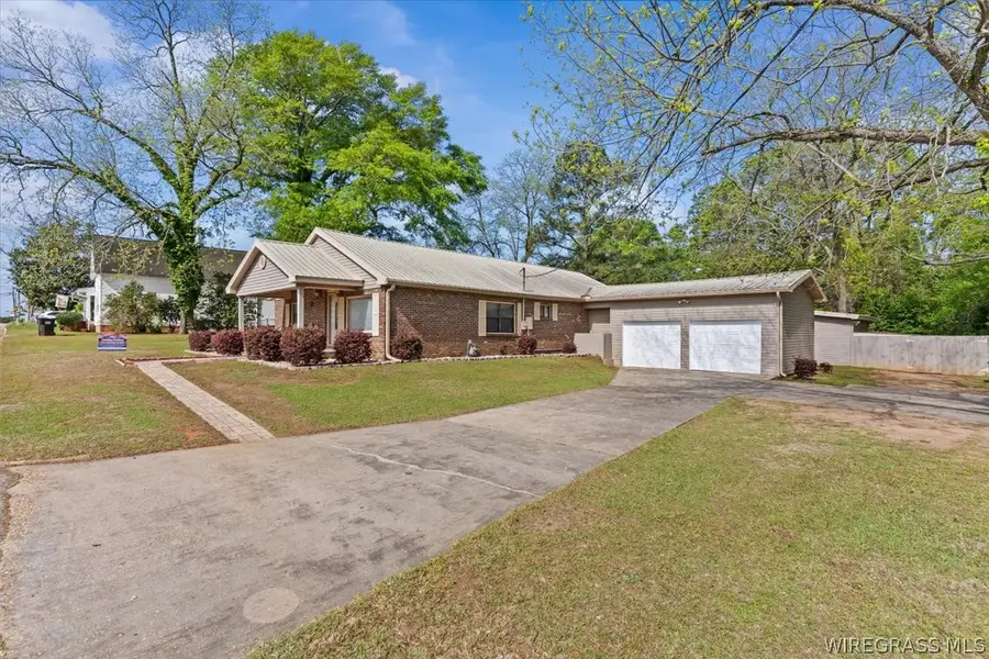 211 N John Street, New Brockton, AL 36351 - #2