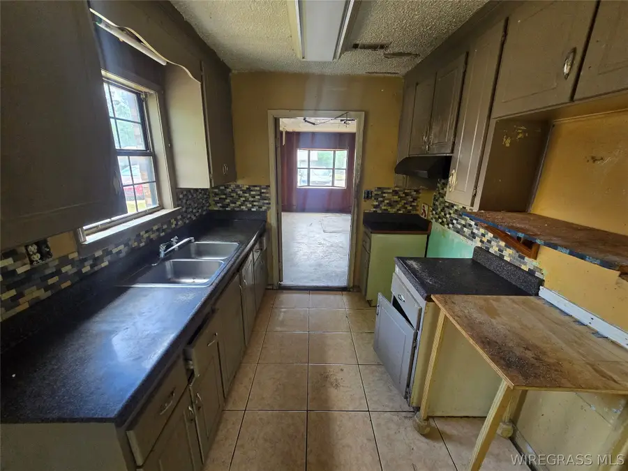 703 Moorehouse Drive, Dothan, AL 36303 - #2