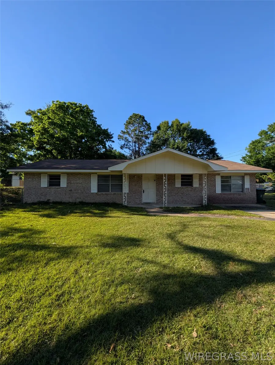 603 Falcon Street, Dothan, AL 36301 - #2