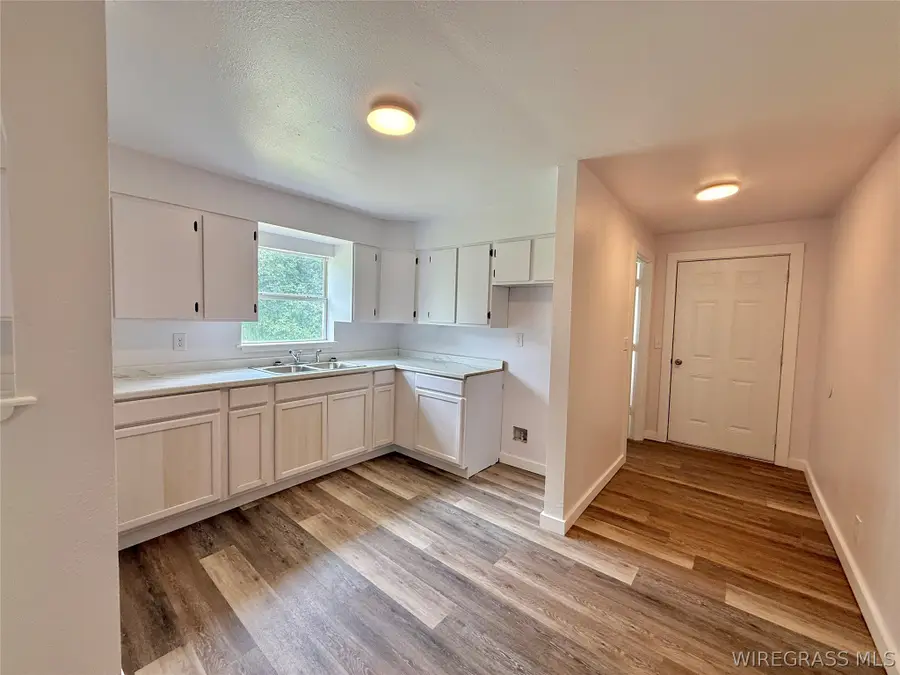 200 N Pleasant Street, Geneva, AL 36340 - #3