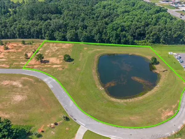 8 Maverick Way, Enterprise, AL 36330