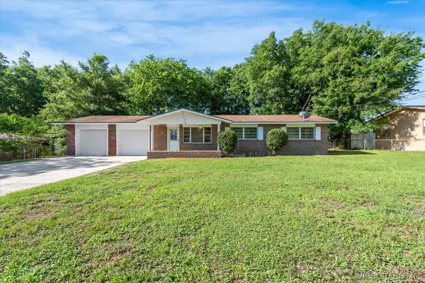 220 Plaza Drive, Daleville, AL 36322