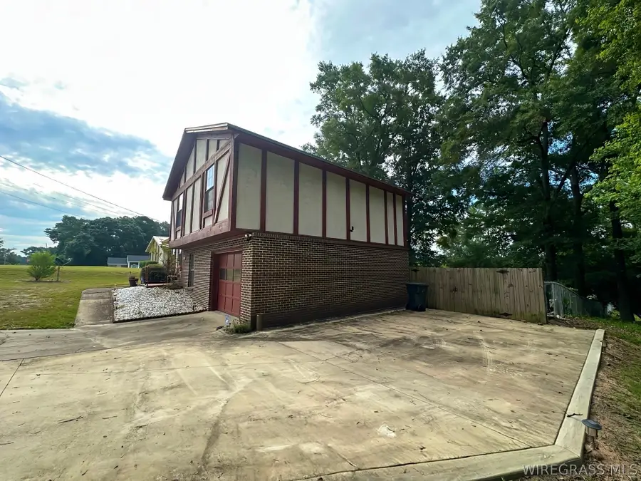827 Willow Oaks Drive, Ozark, AL 36360 - #3