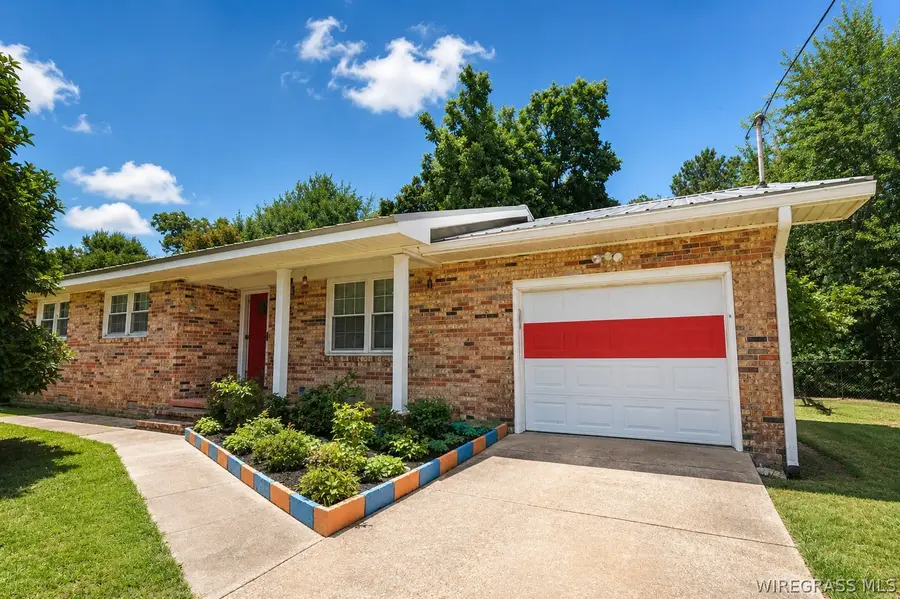 307 Lakeview Drive, Dothan, AL 36301 - #2