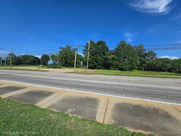 131 S Daleville Avenue, Daleville, AL 36322