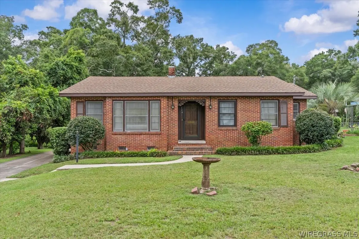 108 E Register Avenue, Geneva, AL 36340 - #1