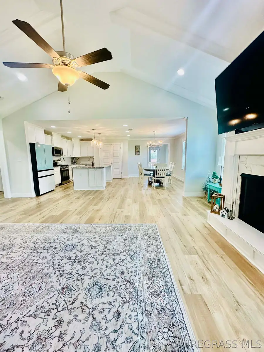 104 Creekridge Street, Headland, AL 36345 - #2