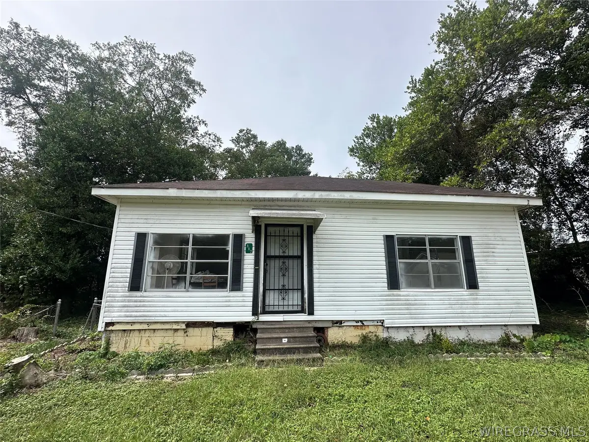 312 E Church Avenue, Ozark, AL 36360 - #1
