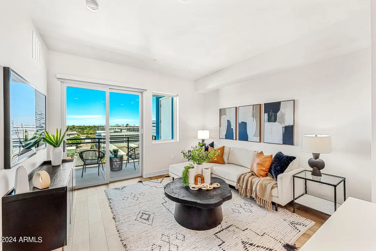 3131 N Central Avenue #3019, Phoenix, AZ 85012 - Image #1