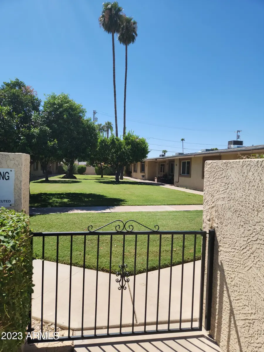 10621 W Coggins Drive, Sun City, AZ 85351 - Image #2