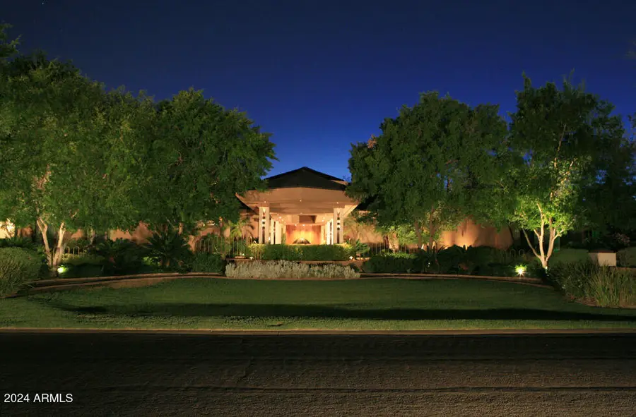 15 Biltmore Estates Drive, Phoenix, AZ 85016 - Image #2