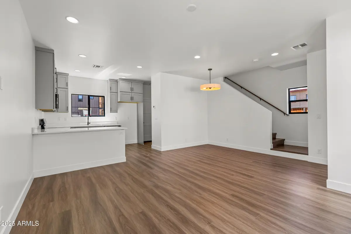 302 W Oak Avenue #1, Flagstaff, AZ 86001 - Image #1