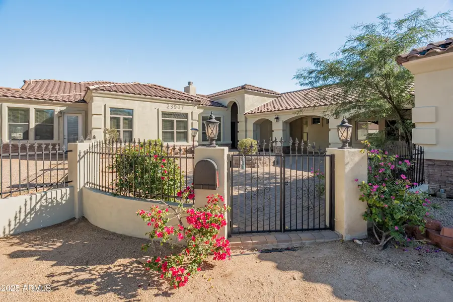 23907 N 83rd Avenue, Peoria, AZ 85383 - Image #2