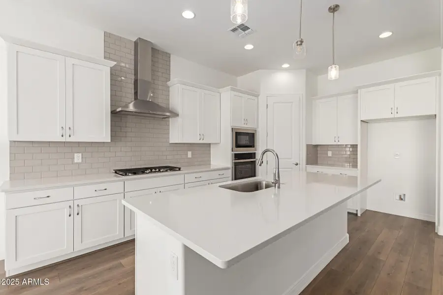 12012 W Parkway Lane, Avondale, AZ 85323 - Image #2