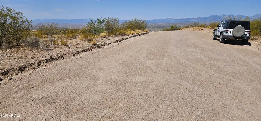 13995 E Knight Creek Road E, Kingman, AZ 86401 - Image #3