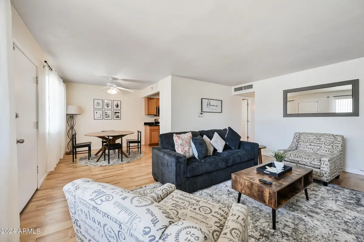 1702 W Tuckey Lane #230, Phoenix, AZ 85015 - Image #1