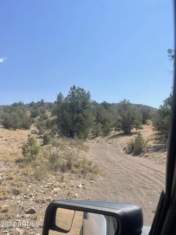 222 E 2222 --, Kingman, AZ 86409