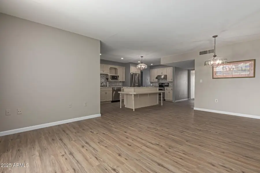 10001 W Caron Drive, Sun City, AZ 85351 - Image #3