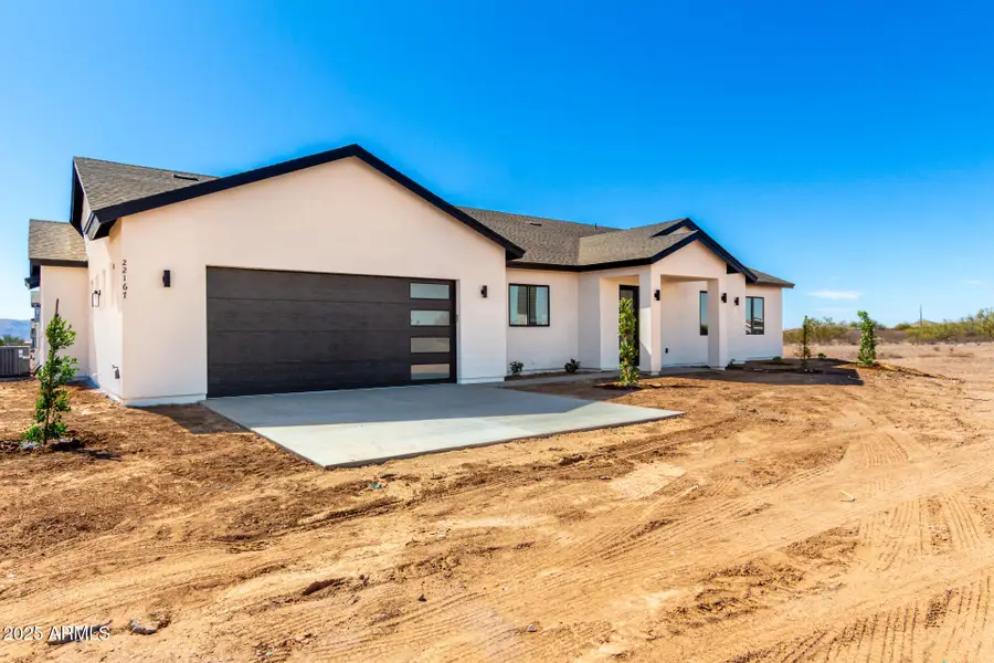 22167 W Laura Street, Wittmann, AZ 85361 - Image #2