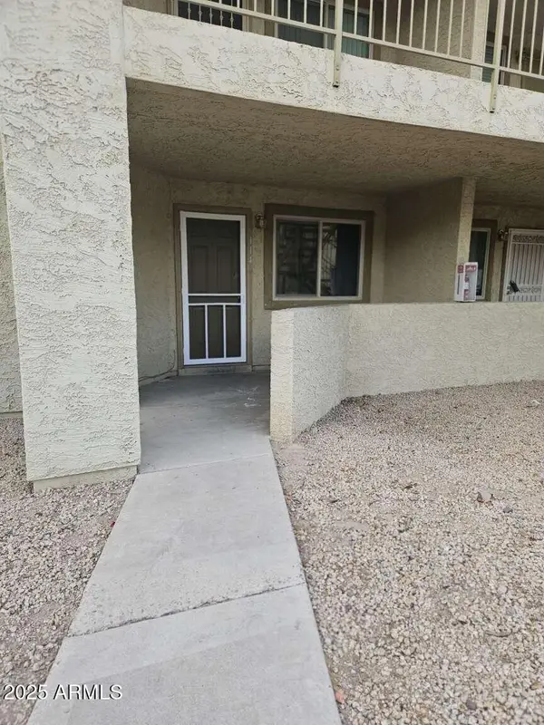 2220 W Dora Street #114, Mesa, AZ 85201