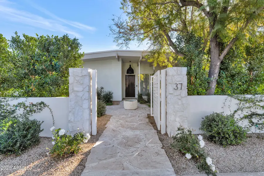 37 Spur Circle, Scottsdale, AZ 85251 - Image #2