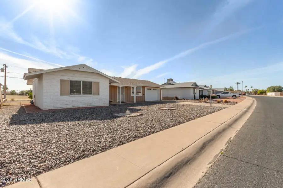 11622 N Desert Hills Drive W, Sun City, AZ 85351 - Image #2