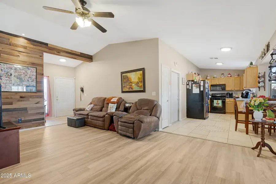 704 W Hess Avenue, Coolidge, AZ 85128 - Image #2