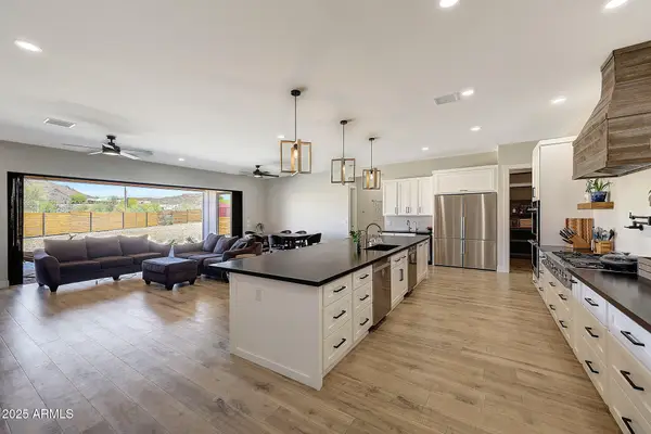 26112 N 7th Avenue, Phoenix, AZ 85085