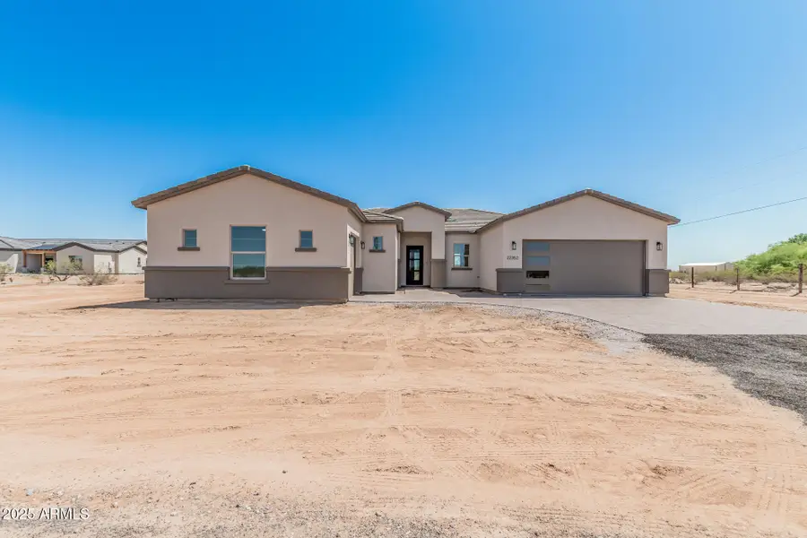 22352 W Daley Lane, Surprise, AZ 85387 - Image #2