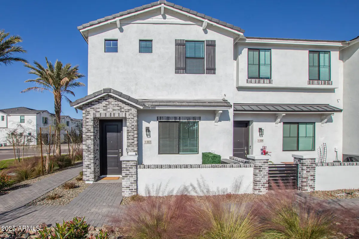 669 E Scenic Street, Apache Junction, AZ 85119 - Image #1