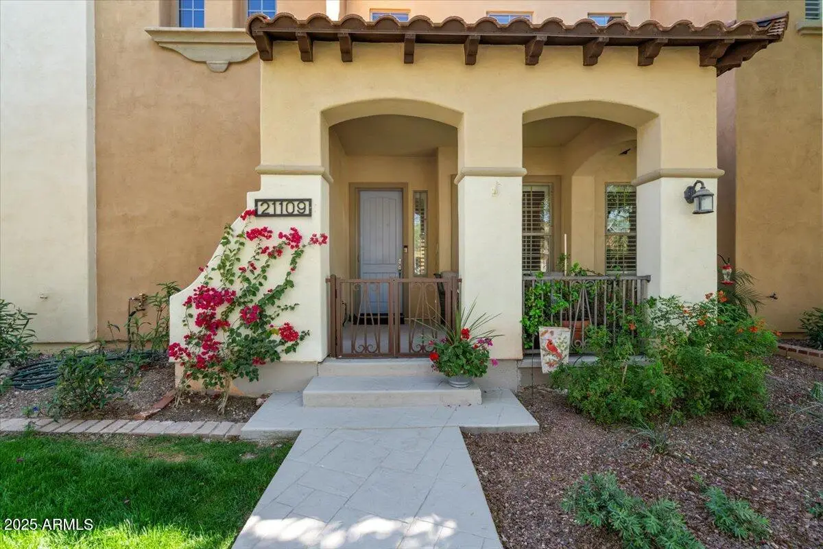 21109 W Sunrise Lane, Buckeye, AZ 85396 - Image #1