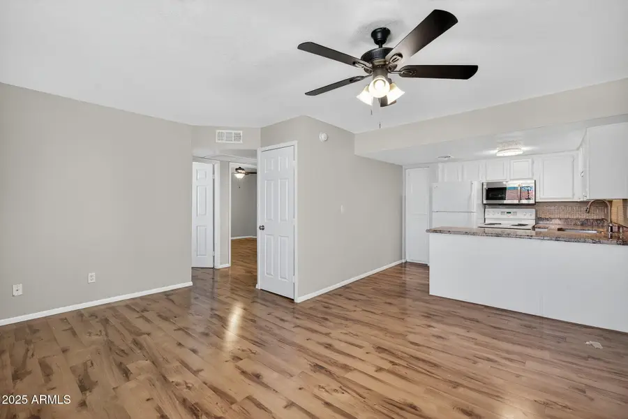 21622 N 23rd Avenue #B 304, Phoenix, AZ 85027 - Image #2