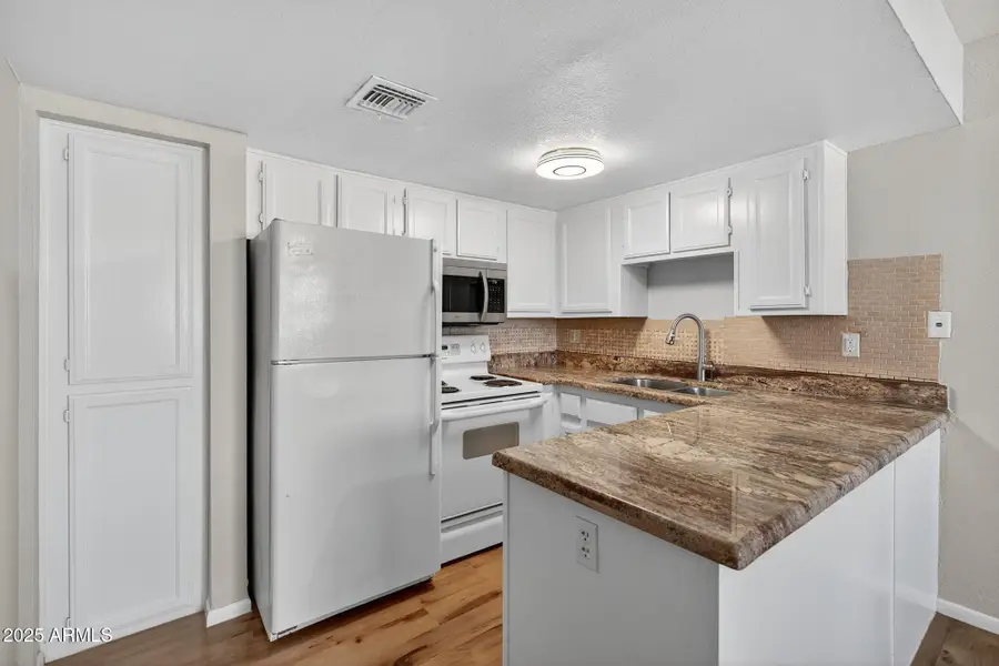 21622 N 23rd Avenue #B 304, Phoenix, AZ 85027 - Image #3