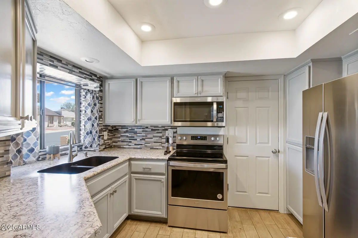 905 E Bluefield Avenue, Phoenix, AZ 85022 - Image #1