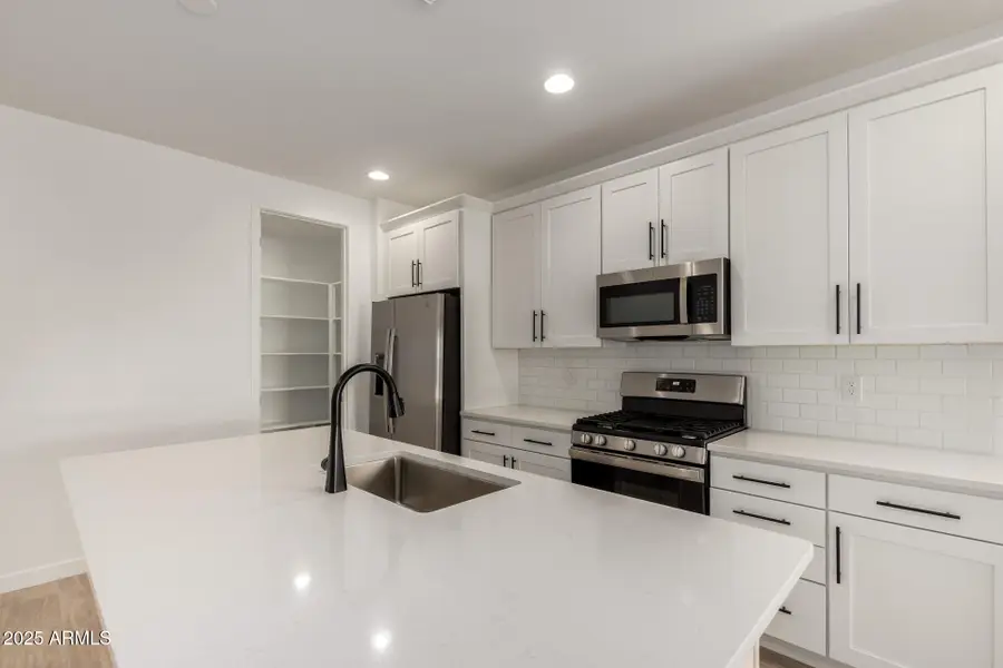 18204 W Hess Street, Goodyear, AZ 85338 - #2