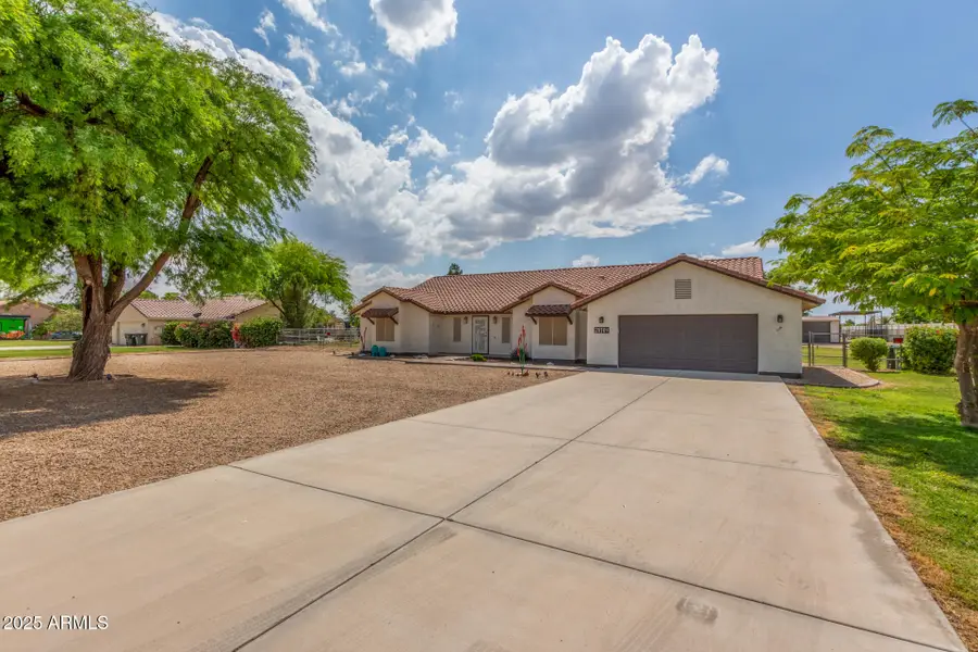 2810 S 201st Drive, Buckeye, AZ 85326 - Image #2