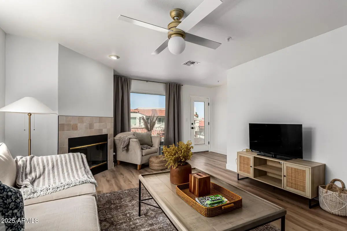 10080 E Mountain View Lake Drive #327, Scottsdale, AZ 85258 - Image #1