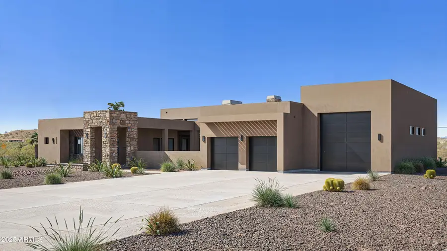 532 E Paint Your Wagon Trail, Deer Valley, AZ 85085 - #2