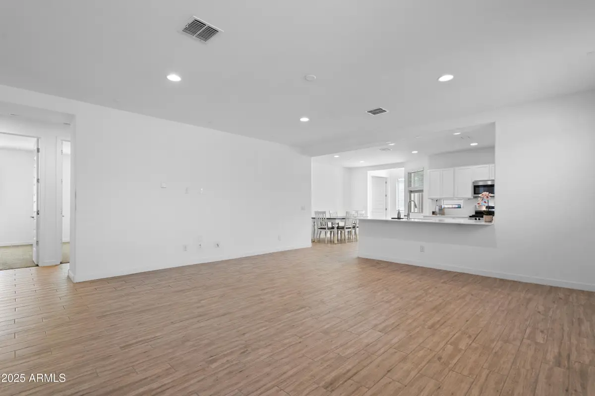 1541 W Carmen Street, Phoenix, AZ 85041 - Image #1