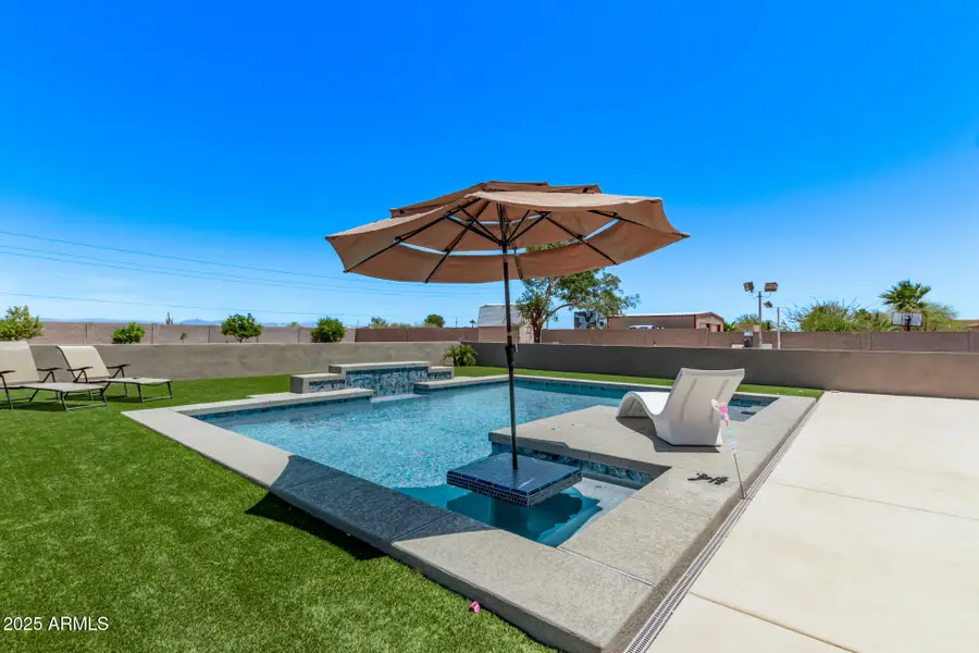 24620 W Quails Nest Lane, Wittmann, AZ 85361 - Image #2